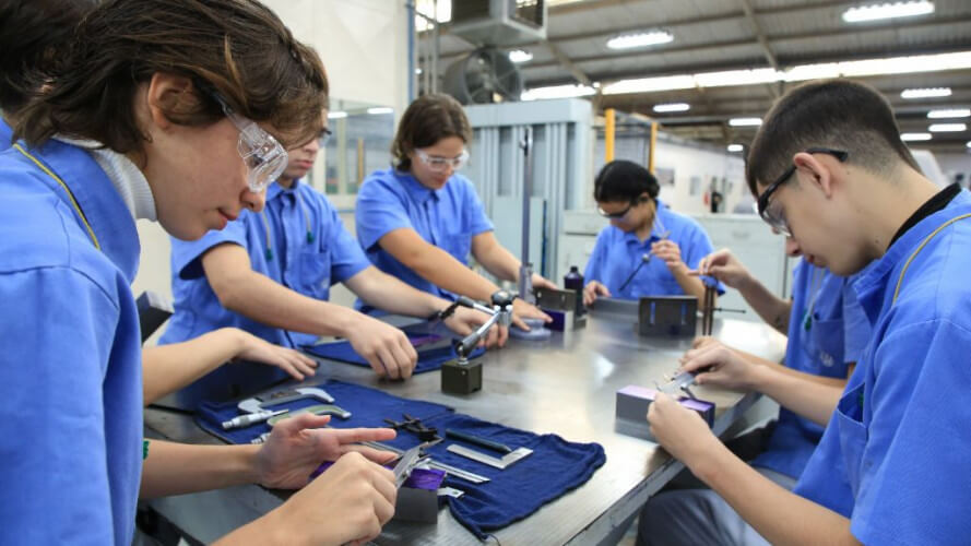 Volkswagen celebra 50 anos do SENAI VW com mais de 7 mil formados